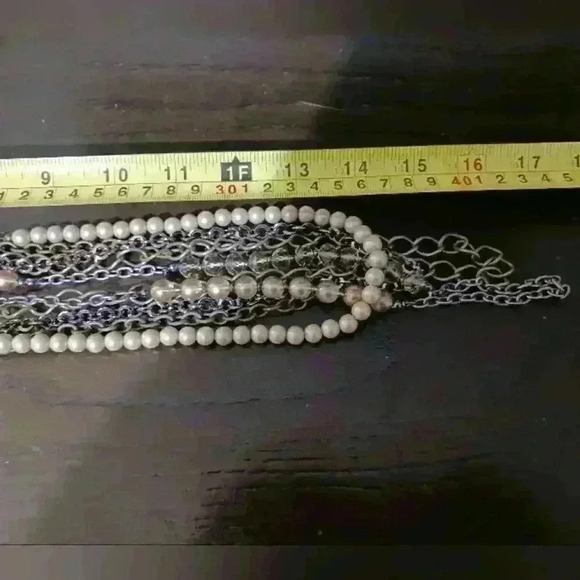 Multi layered bib necklace - Picture 2 of 3